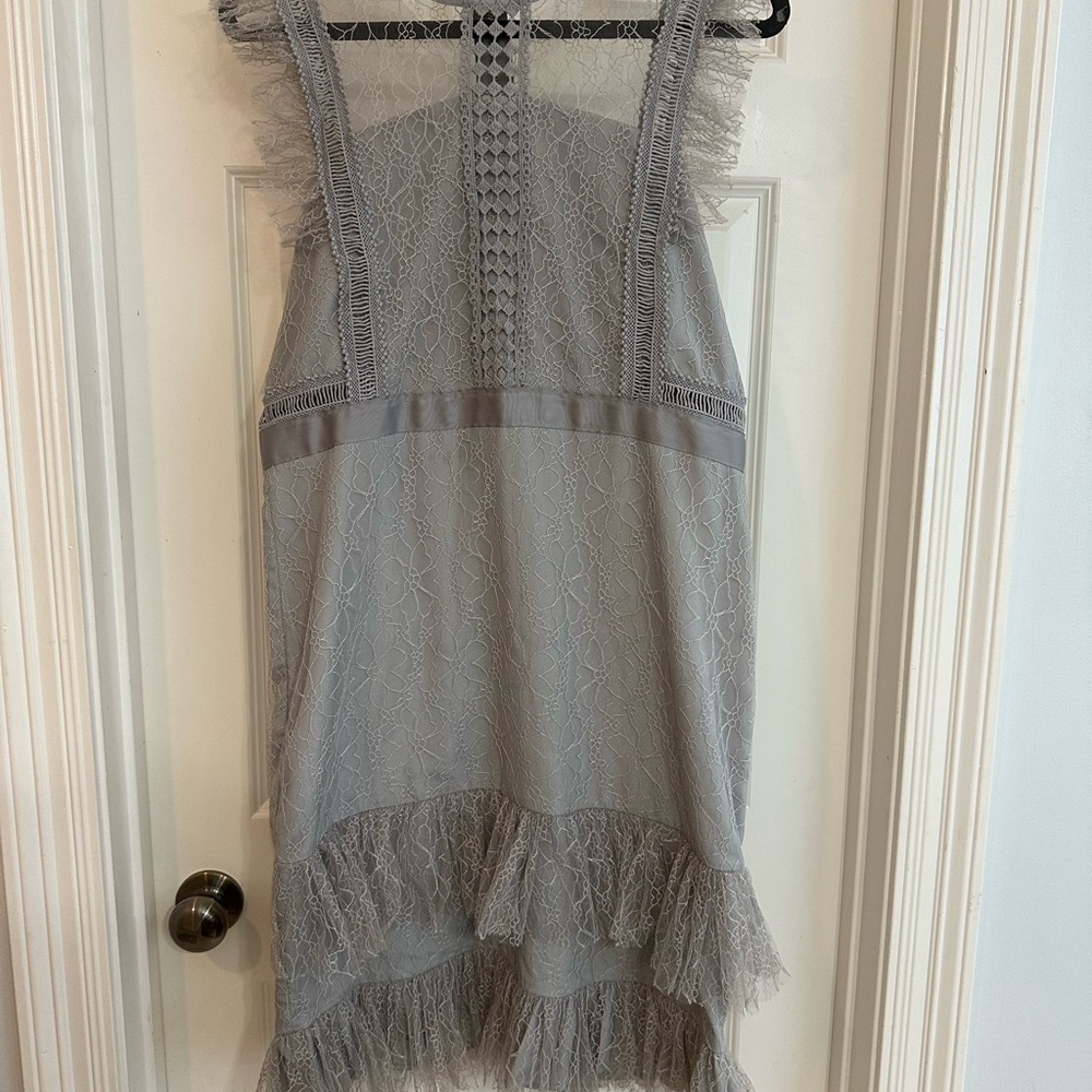 Elegant Gray Lace Midi Dress